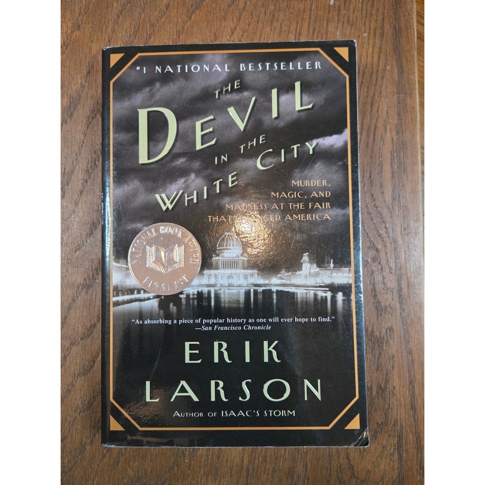The Devil in the White City Erik Larson Paperback True Crime History Chicago